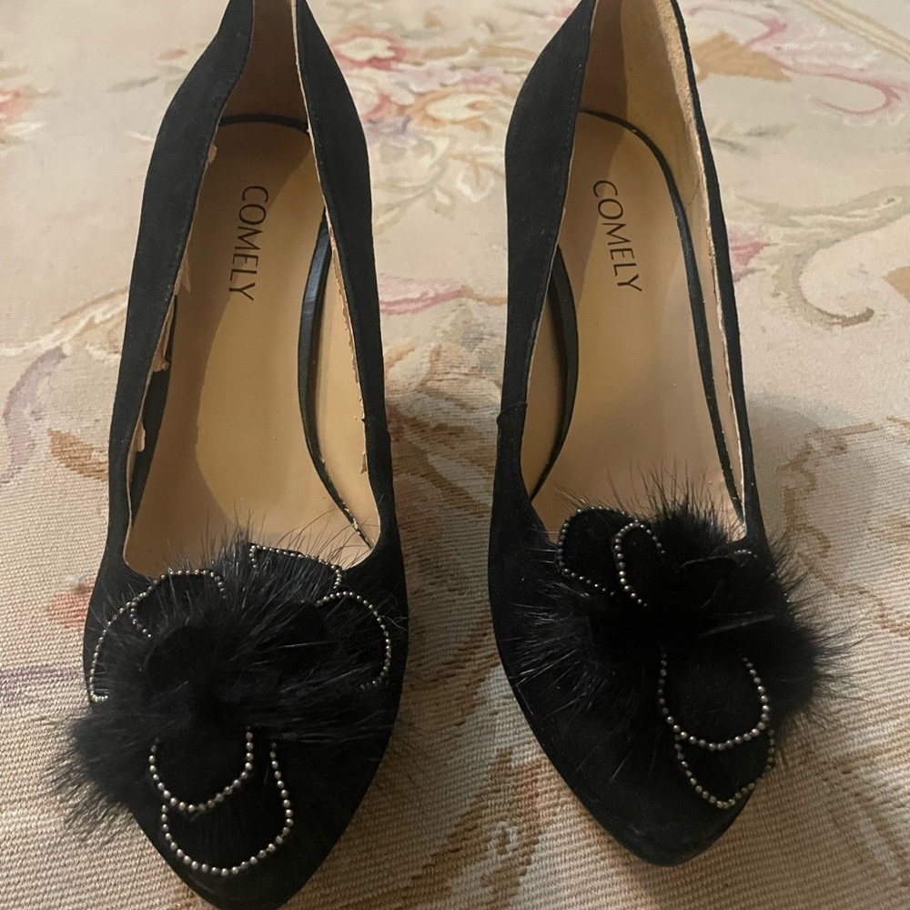 Vintage authentic Comely Y2K black suede feather pumps size 8.5